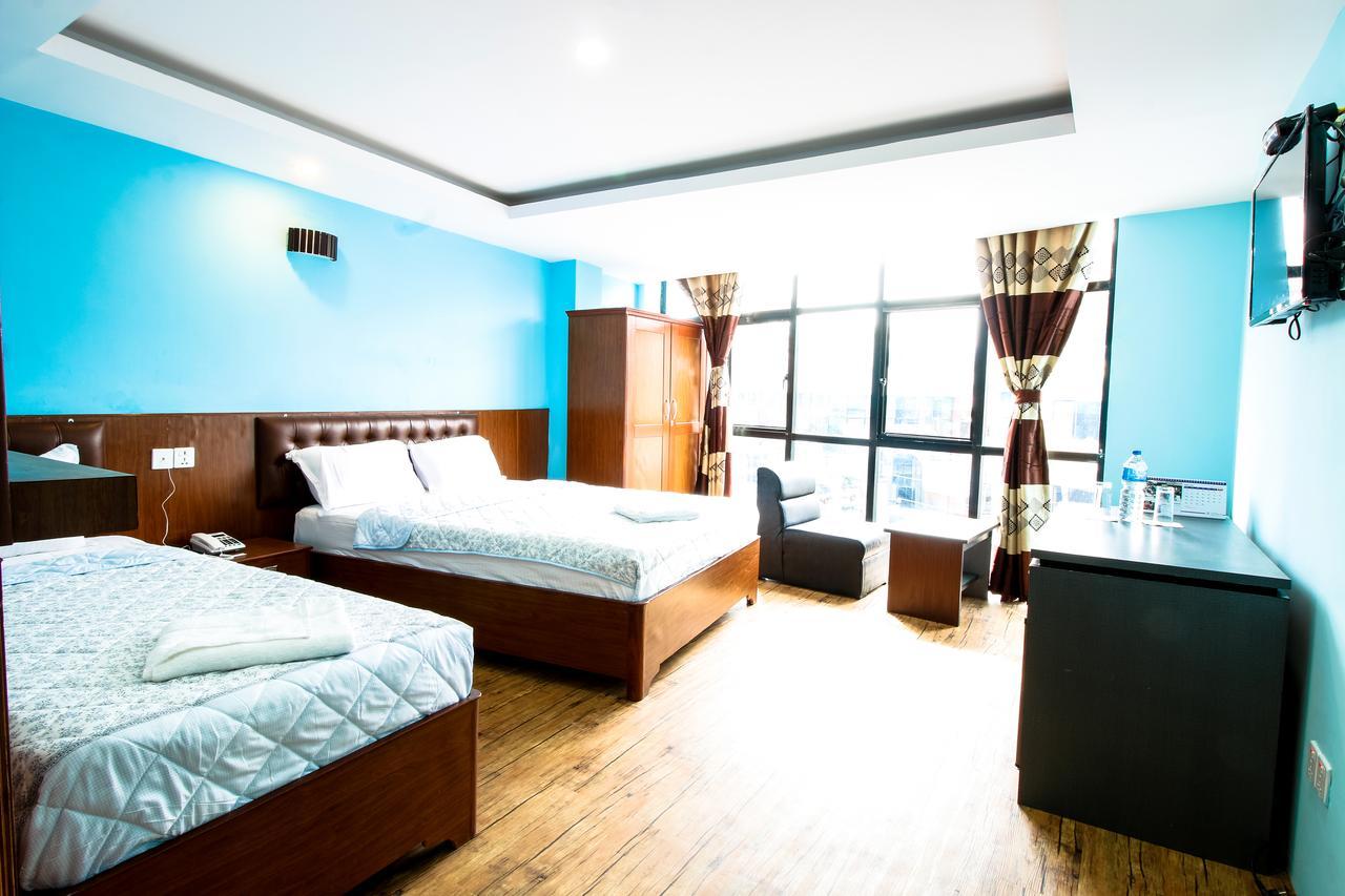 Everest Holiday Inn Kathmandu Exteriör bild