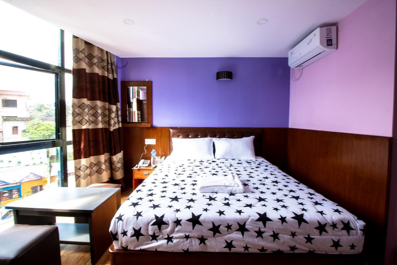 Everest Holiday Inn Kathmandu Exteriör bild